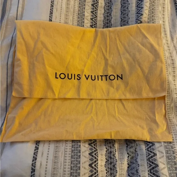 LV Monogram Vernis Alma PM excellent like new condition. - Picture 15 of 16